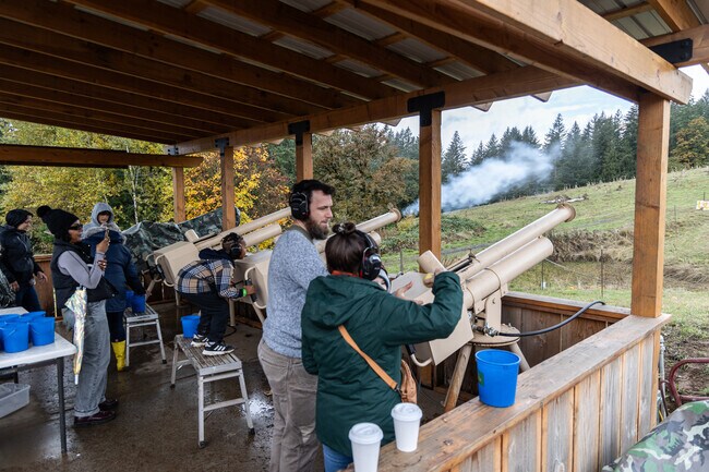 Plumper Pumpkin Patch occurs October near the Forest Park neighborhood.
