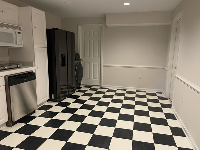 12720 Knightsbridge Dr, Woodbridge, VA 22192 - photo 6