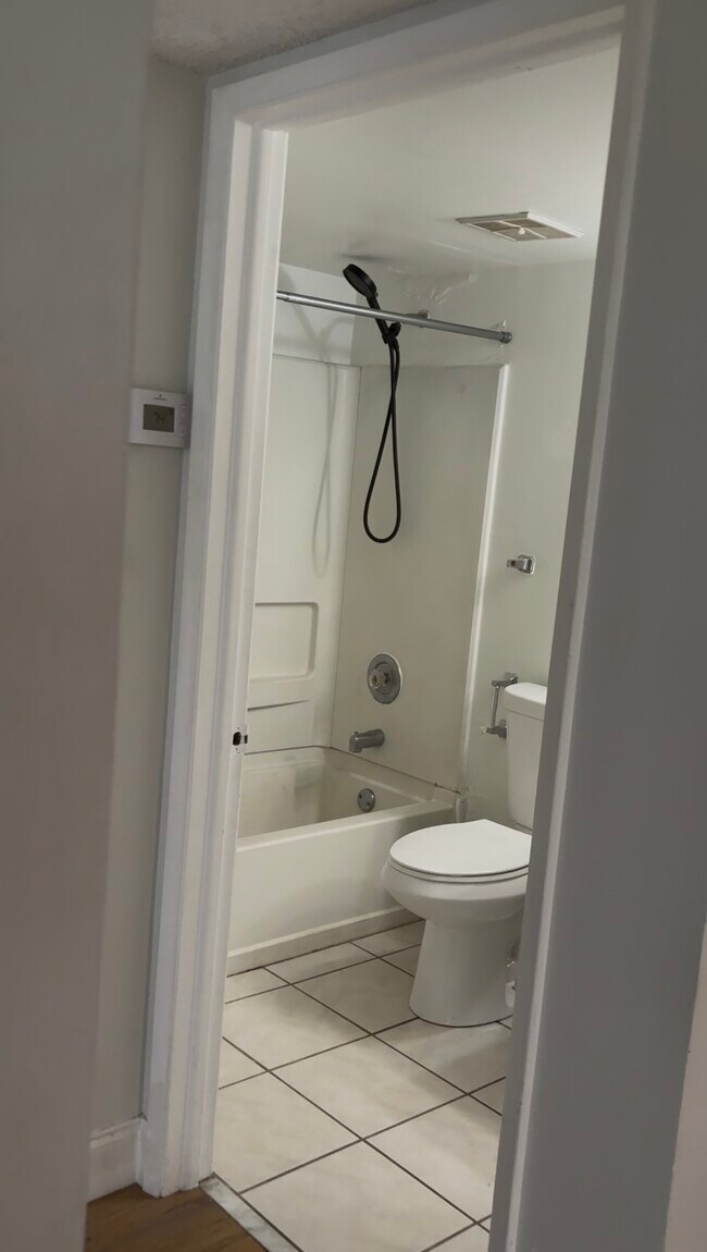 Las Brisas at Country Club of Miami unit 4, Hialeah, FL 33015 - photo 3