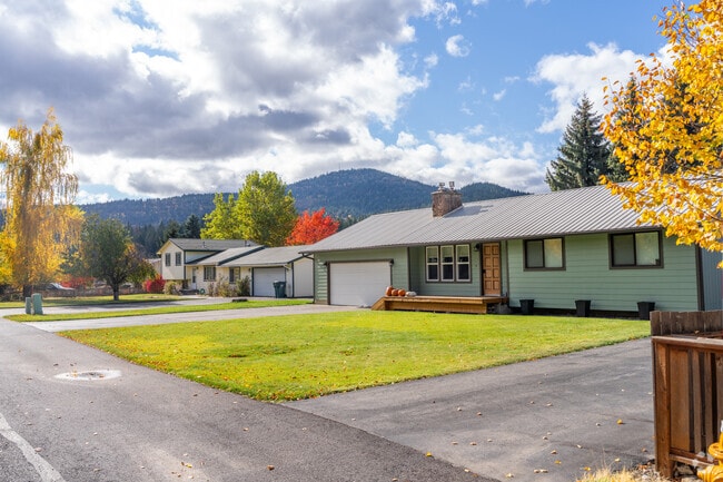 Ranch style homes are very prevalent in the South Shore neighborhood.