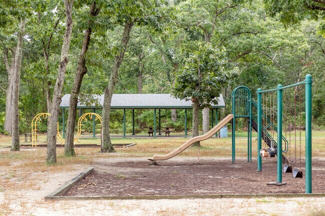 Warwick City Park in the city of Warwick, Rhode Island, has playgrounds by the beach,