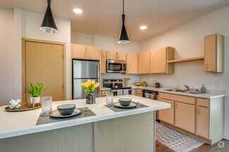 1165 E Walnut St, Green Bay, WI 54301