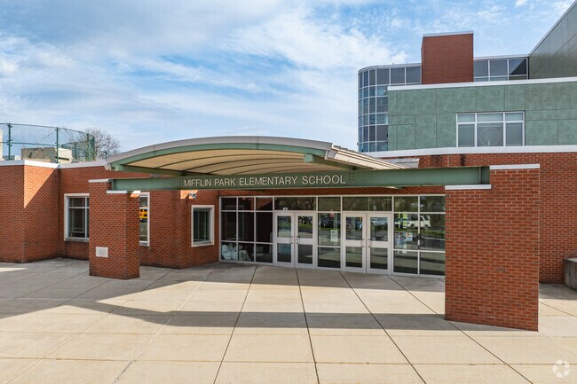 Flying Hills Students start at Mifflin Park Elementary School.