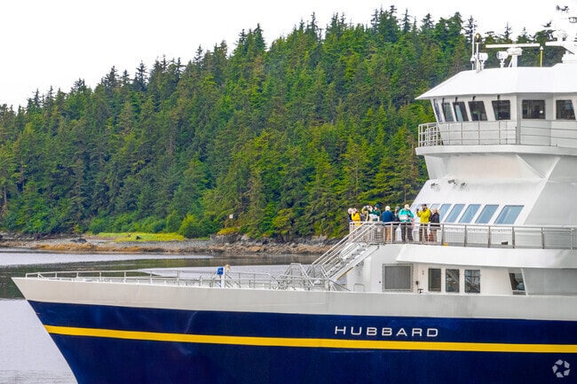 Ferries depart daily from the Auke Bay Ferry Terminal, which is situated just east of Auke Bay.