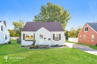 1034 5th St, Struthers, OH 44471