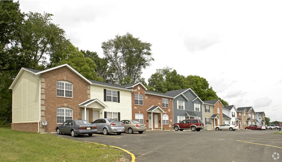 BSB Apartments 102 Perryman St, Lebanon, IL