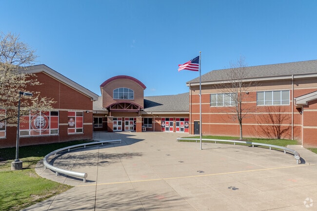 Lehman Middle School is a quality school in Edmeyer Park.