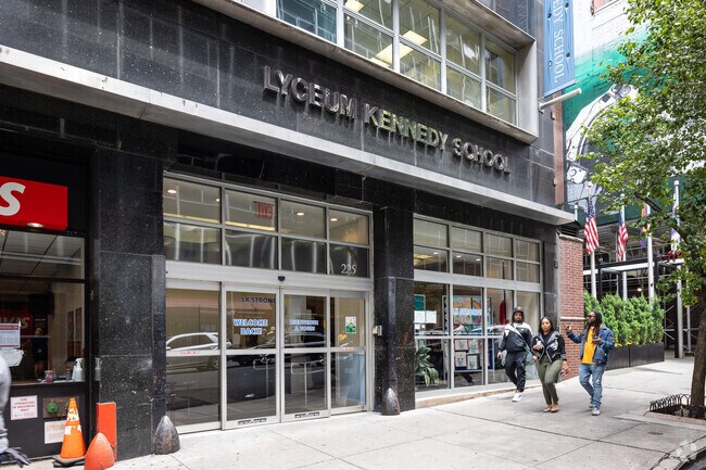 Lyceum Kennedy, Midtown East: a world of diverse learning.