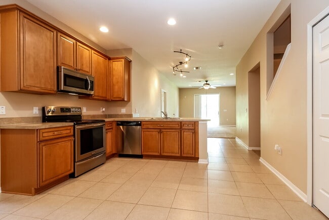 8101 Pea Tree Ct, Trinity, FL 34655 - photo 7