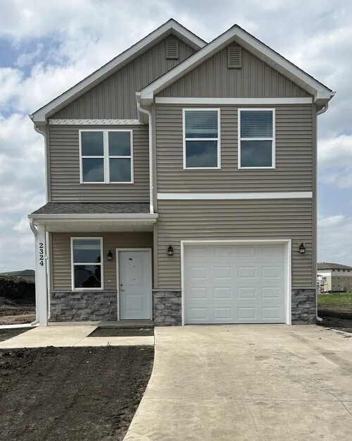 2400 Oakland Cir, Morris, IL 60450