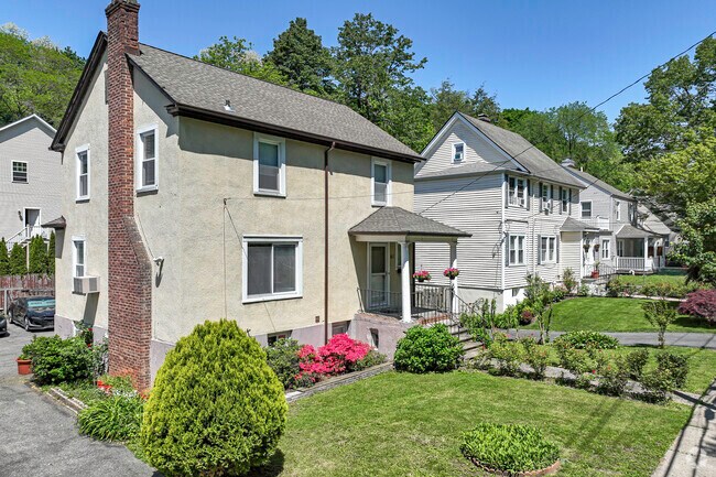 The Woodcrest Heights community is a community where neighbors feel more like family.