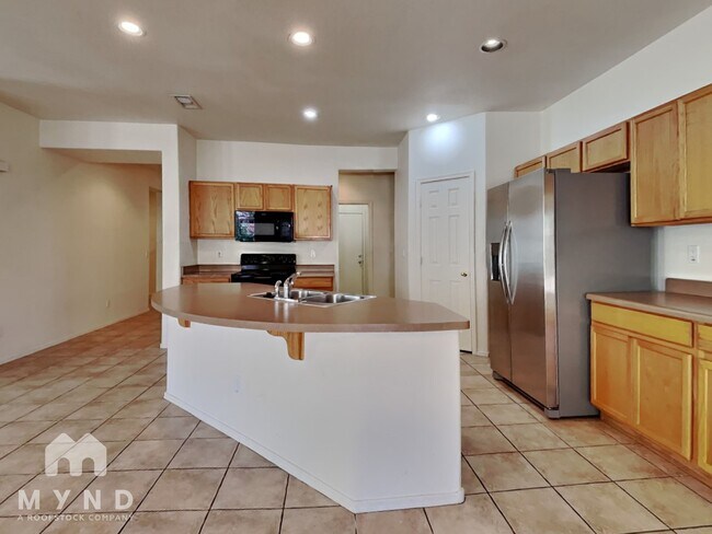 6780 W Bronco Trail, Peoria, AZ 85383 - photo 6