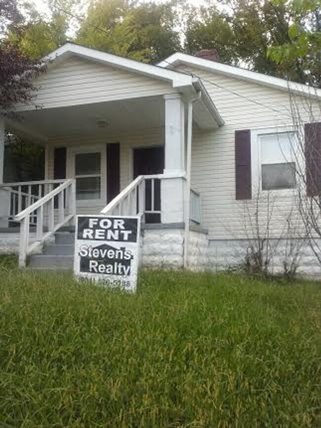 2453 Cecil Ave, Knoxville, TN 37917