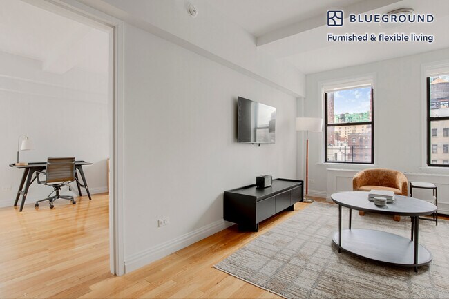 210 W 70th St unit FL9-ID1582, New York, NY 10023 - photo 4