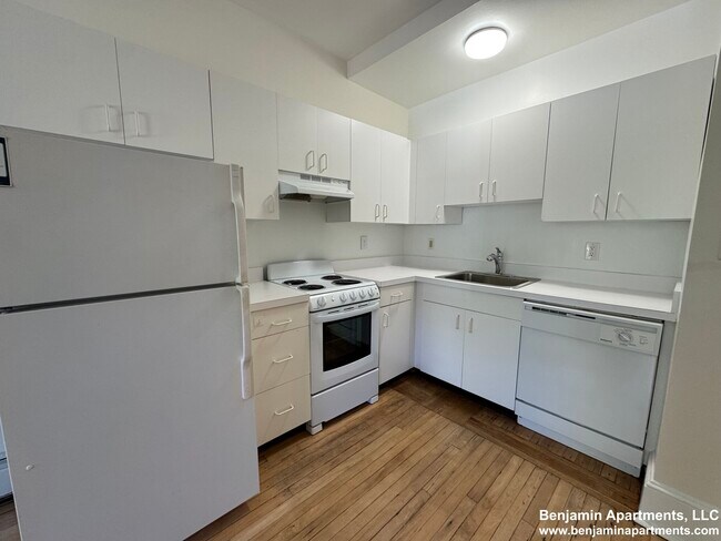 1531 Beacon St unit 16, Brookline, MA 02446 - photo 2