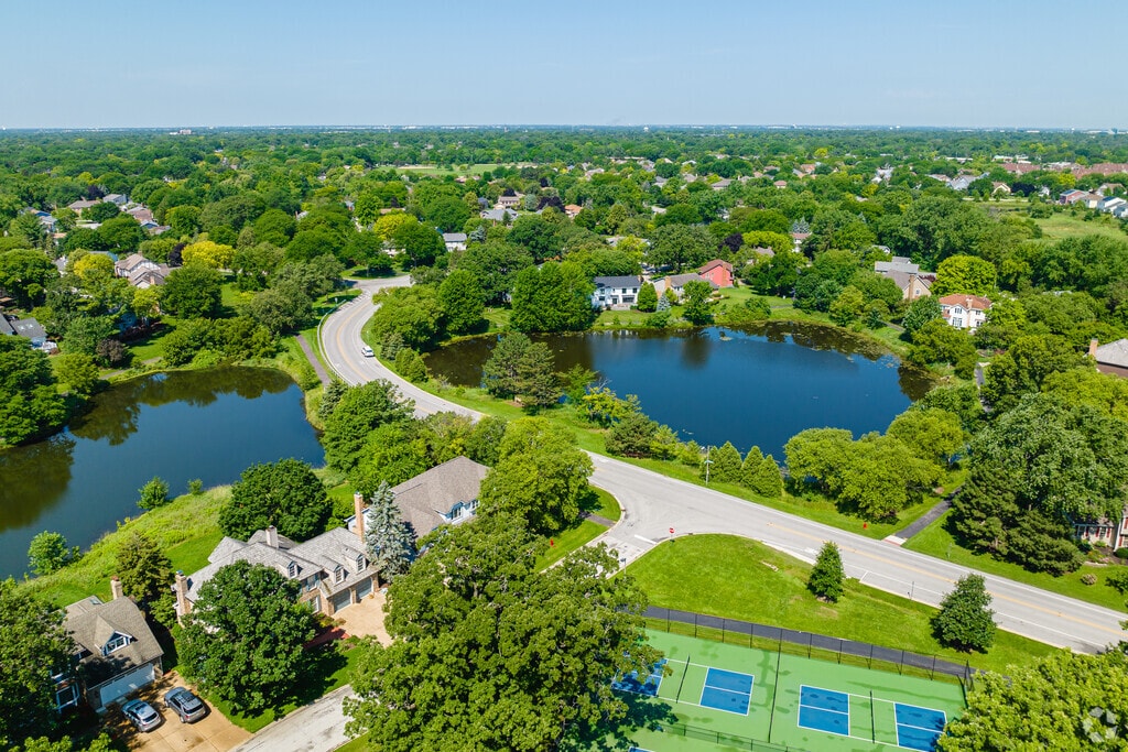 Huntington Apartments 20 S Naper Blvd, Naperville, IL