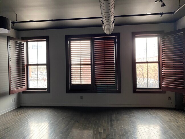 139 E Main St unit 202, Columbus, OH 43215 - photo 3