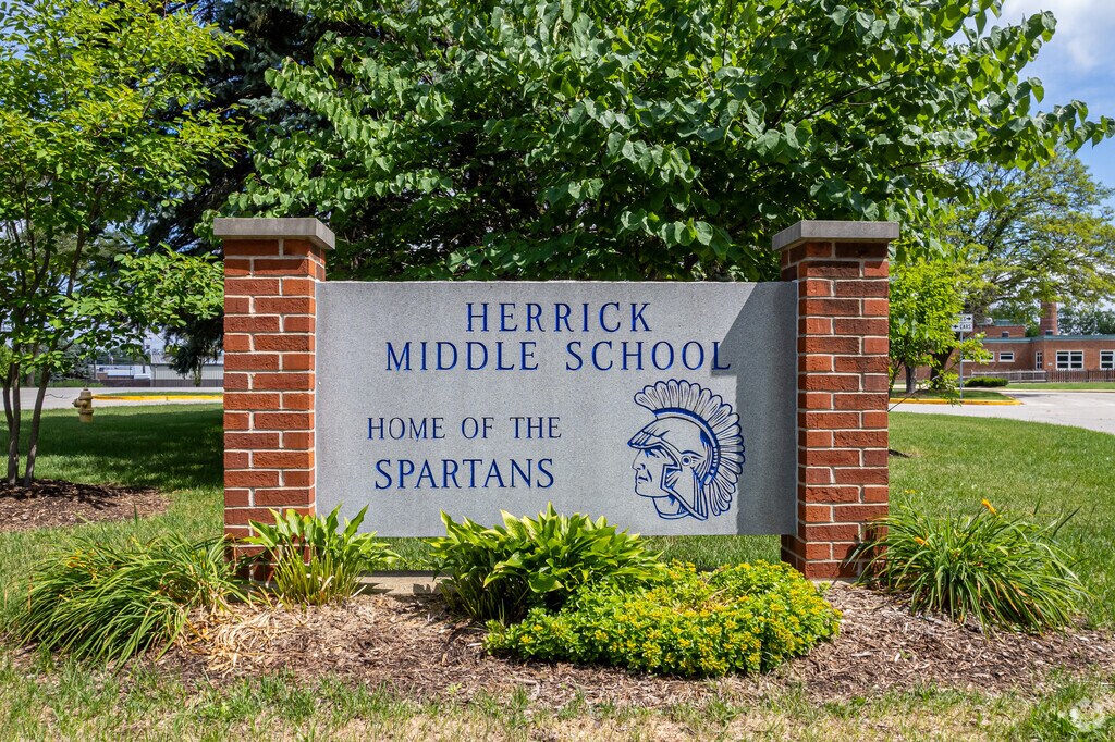 Herrick Middle School is an above average, public school located in Downers Grove, IL.