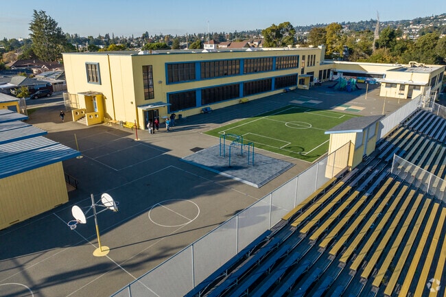 Fruitvale Elementary School is part of the Oakland Unified School District.