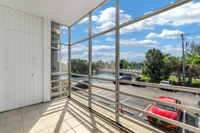 River Shores unit 211, Oakland Park, FL 33334 - photo 6