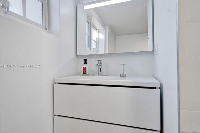 1904 SW 28th St, Fort Lauderdale, FL 33315 - photo 2