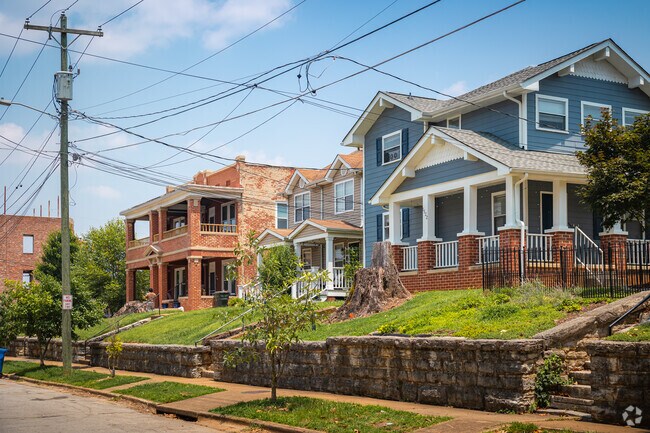 Southside residents enjoy a mix of brownstone condos and colorful craftsman homes.