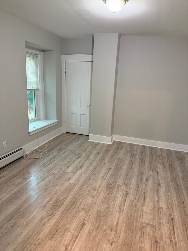 60 Summer St unit . 2, Charlestown, NH 03603 - photo 3