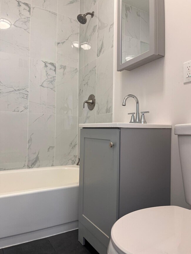 117 Wade St unit 4G, Jersey City, NJ 07305 - photo 7