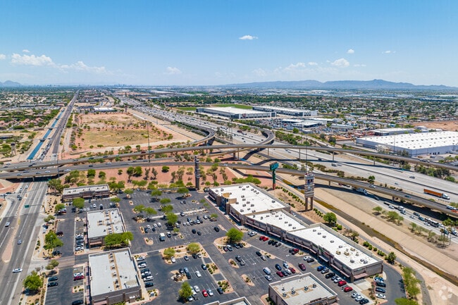 Seamless access to 101 and i10, connecting you from Crystal Gardens.