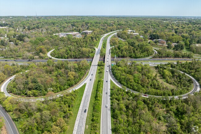 Dorsey's Search is easily accessed by several major thoroughfares which also lead to DC.