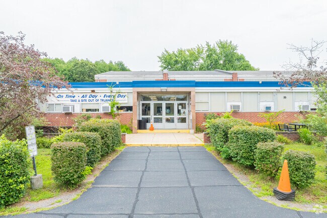 John B. Stanton Elementary School has a respectable student teacher ratio of 12:1.