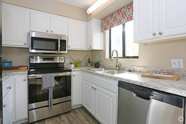 The Rev Apartment Homes, Tempe, AZ 85282 - photo 2