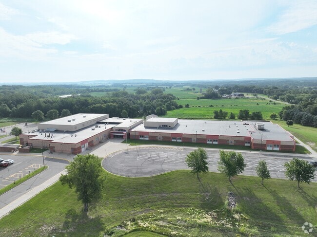 The student-teacher ratio at Albany Elementary School is 14 to 1.