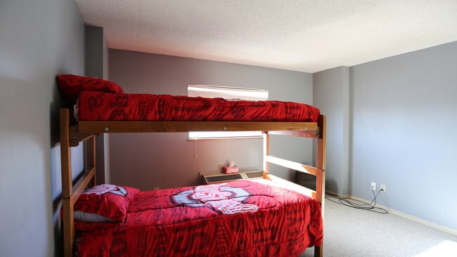 Riverwatch Towers, Columbus, OH 43201 - photo 7