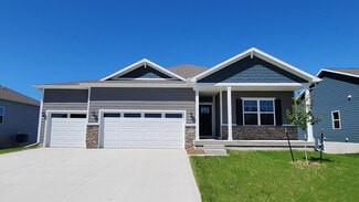 449 Meadows Ct, Polk City, IA 50226