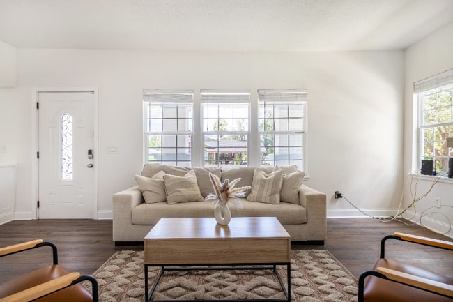 1023 E Broad St, Tampa, FL 33604 - photo 4