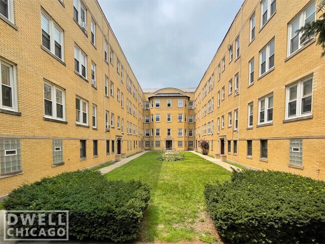 6526 N Lakewood Ave unit 1, Chicago, IL 60626 - photo 2