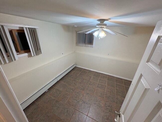 28 Clearview Dr unit 1, Wyandanch, NY 11798 - photo 5