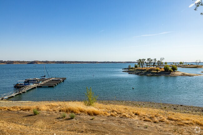 Lake Camanche Marina offers rentals, launches, and shoreline campgrounds.