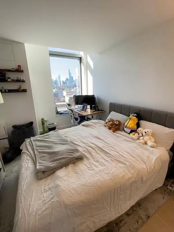 3 Ct Square W Unit 6, Queens, NY 11101