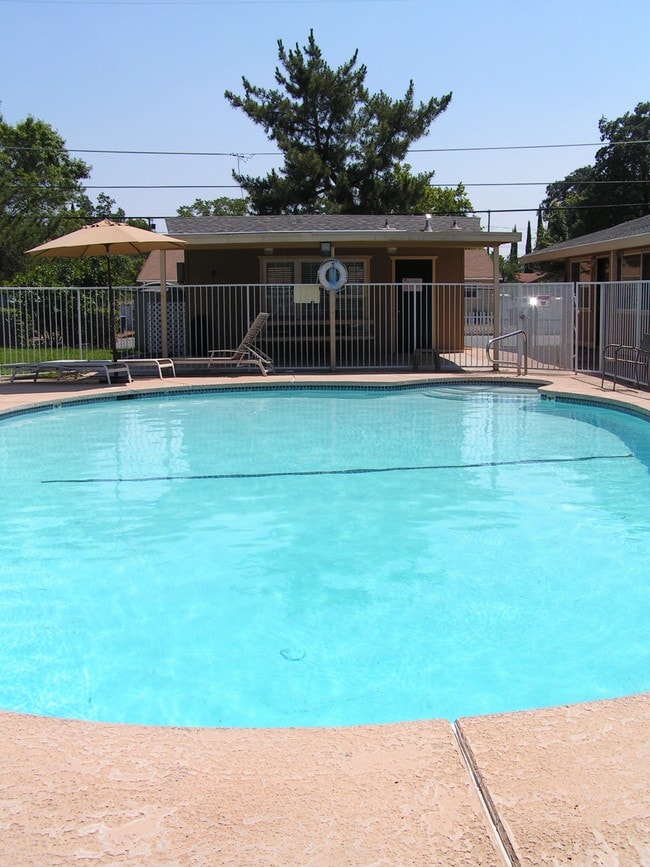 2708 Wilson Ave, Redding, CA 96002