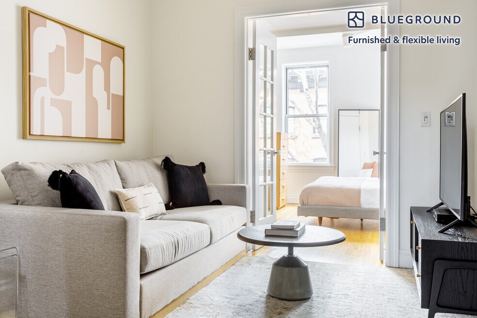 72 Charles St unit FL3-ID490, New York, NY 10014 - photo 1