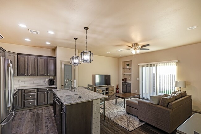 901 Adams Ave, Alamogordo, NM 88310 - photo 3