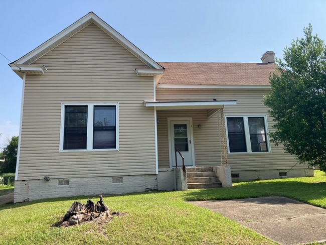 307 Montgomery St unit A, Troy, AL 36081 - photo 2