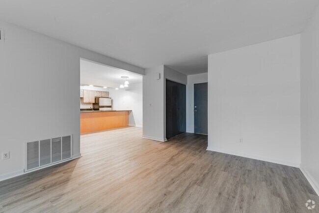 Kendall Off Main, Kalamazoo, MI 49006 - photo 7