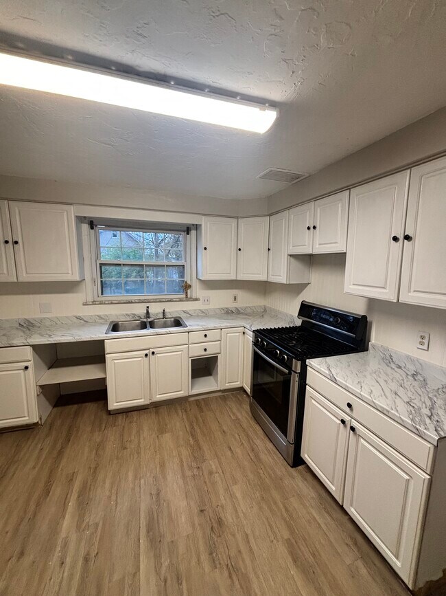 1813 Willowdale Ave unit D, Cleveland, OH 44109 - photo 3