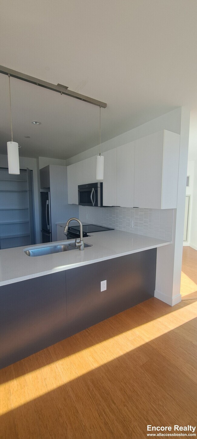 120 Kingston St unit 2208, Boston, MA 02111 - photo 6