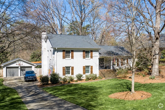 The Governor's Square neighborhood has a vast number of options for homebuyers.