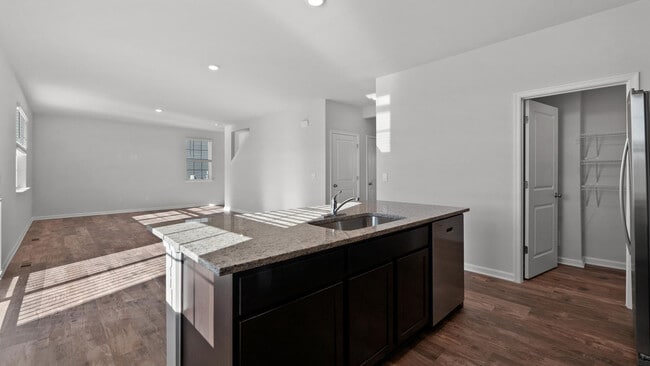 526 Atkinson St, Shenandoah Junction, WV 25442 - photo 5