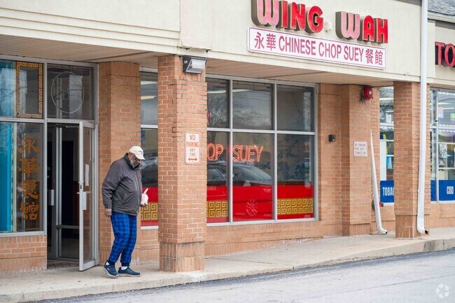 Wing Wah is near the Stonebridge area and has delicious Chinese cuisine.